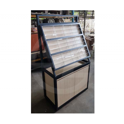 1584939794_o_oppa_spectacles_stand